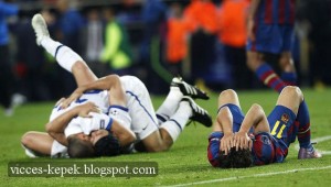 Barcelona's Krkic reacts as Inter Milan players celebrate qualifying for the final at the end of their Champions League semi-final second leg soccer match in Barcelona